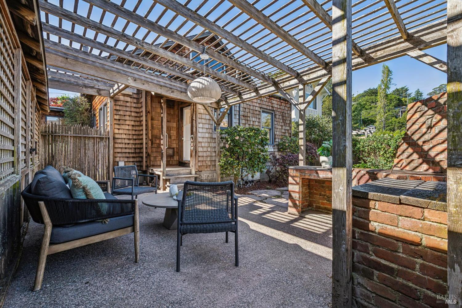 Detail Gallery Image 25 of 34 For 203 Scott St, Mill Valley,  CA 94941 - 3 Beds | 1 Baths