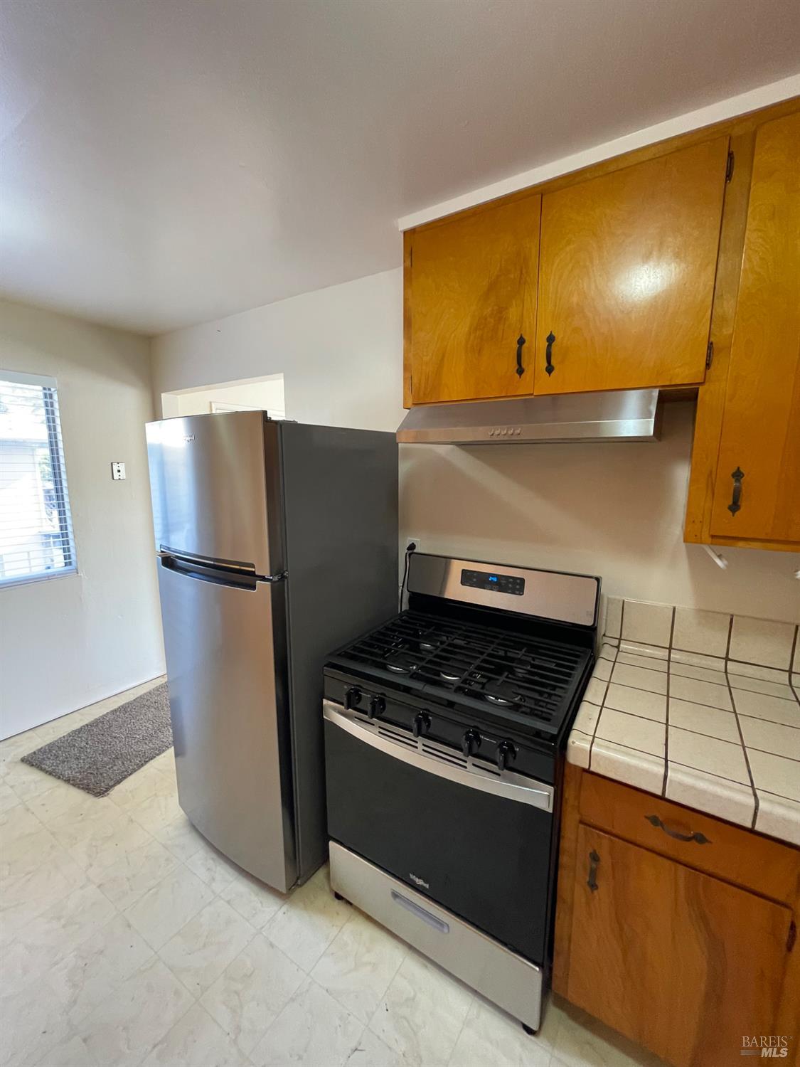 Detail Gallery Image 2 of 16 For 226 E J St #4,  Benicia,  CA 94510 - 2 Beds | 2 Baths