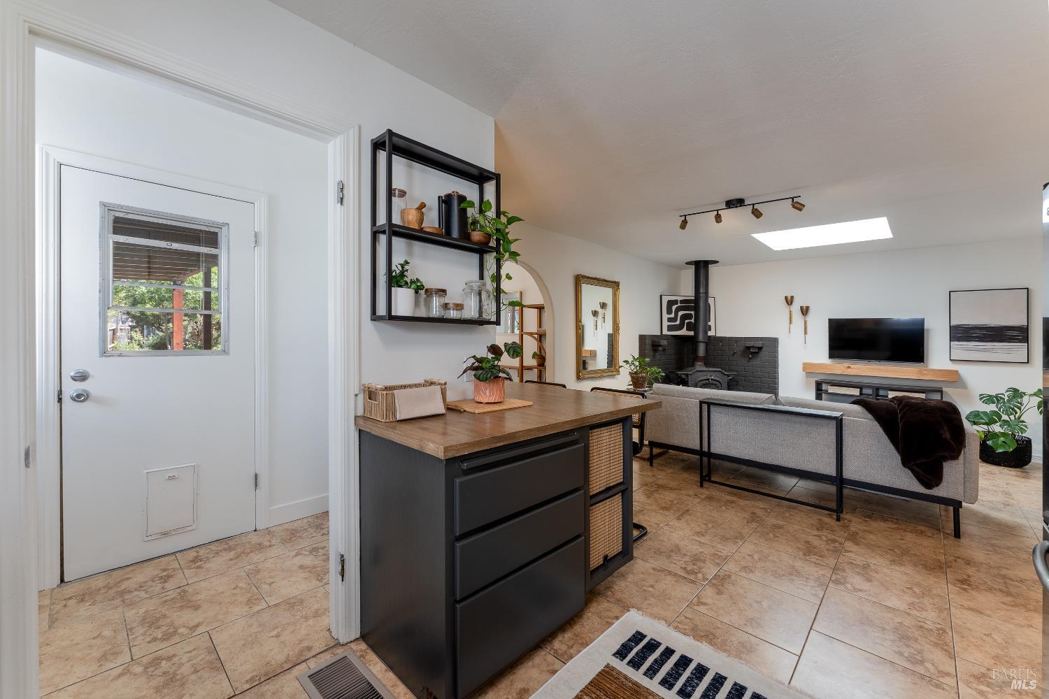 Detail Gallery Image 9 of 38 For 955 N Pine St, Ukiah,  CA 95482 - 3 Beds | 2 Baths