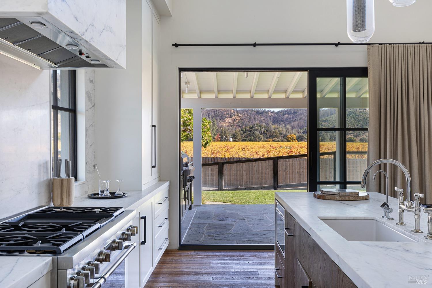 Detail Gallery Image 13 of 33 For 30 Lawley Ln, Calistoga,  CA 94515 - 3 Beds | 3/1 Baths