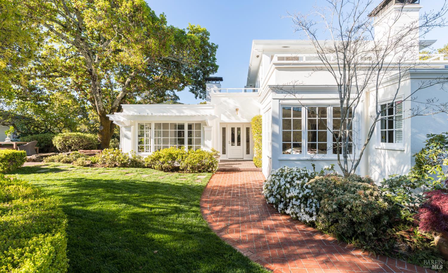 Detail Gallery Image 6 of 59 For 14 Skyland Way, Ross,  CA 94957 - 5 Beds | 4/1 Baths