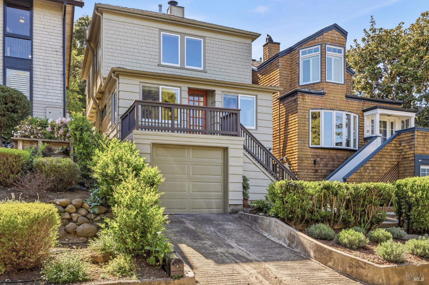 Detail Gallery Image 4 of 45 For 31 Acacia Ave, Belvedere,  CA 94920 - 3 Beds | 1 Baths