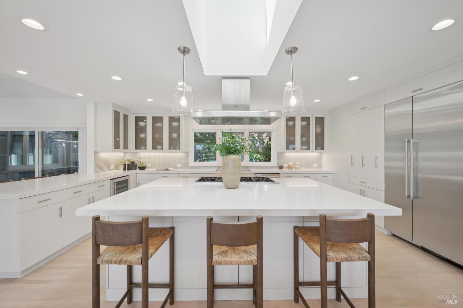 Detail Gallery Image 6 of 42 For 55 Upper North Ter, Tiburon,  CA 94920 - 4 Beds | 3 Baths