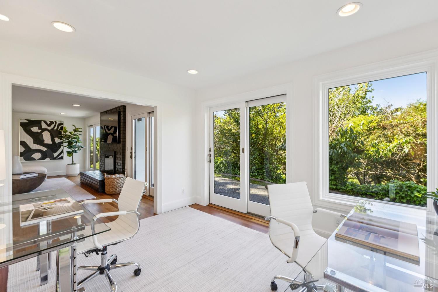 Detail Gallery Image 28 of 54 For 17 Tanfield Rd, Tiburon,  CA 94920 - 5 Beds | 5 Baths