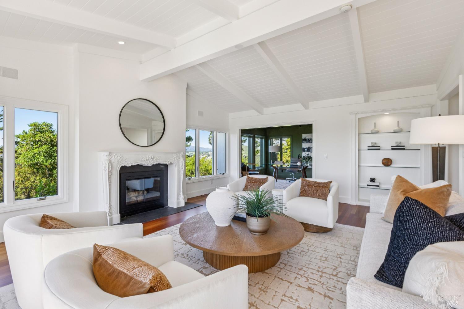 Detail Gallery Image 8 of 54 For 17 Tanfield Rd, Tiburon,  CA 94920 - 5 Beds | 5 Baths