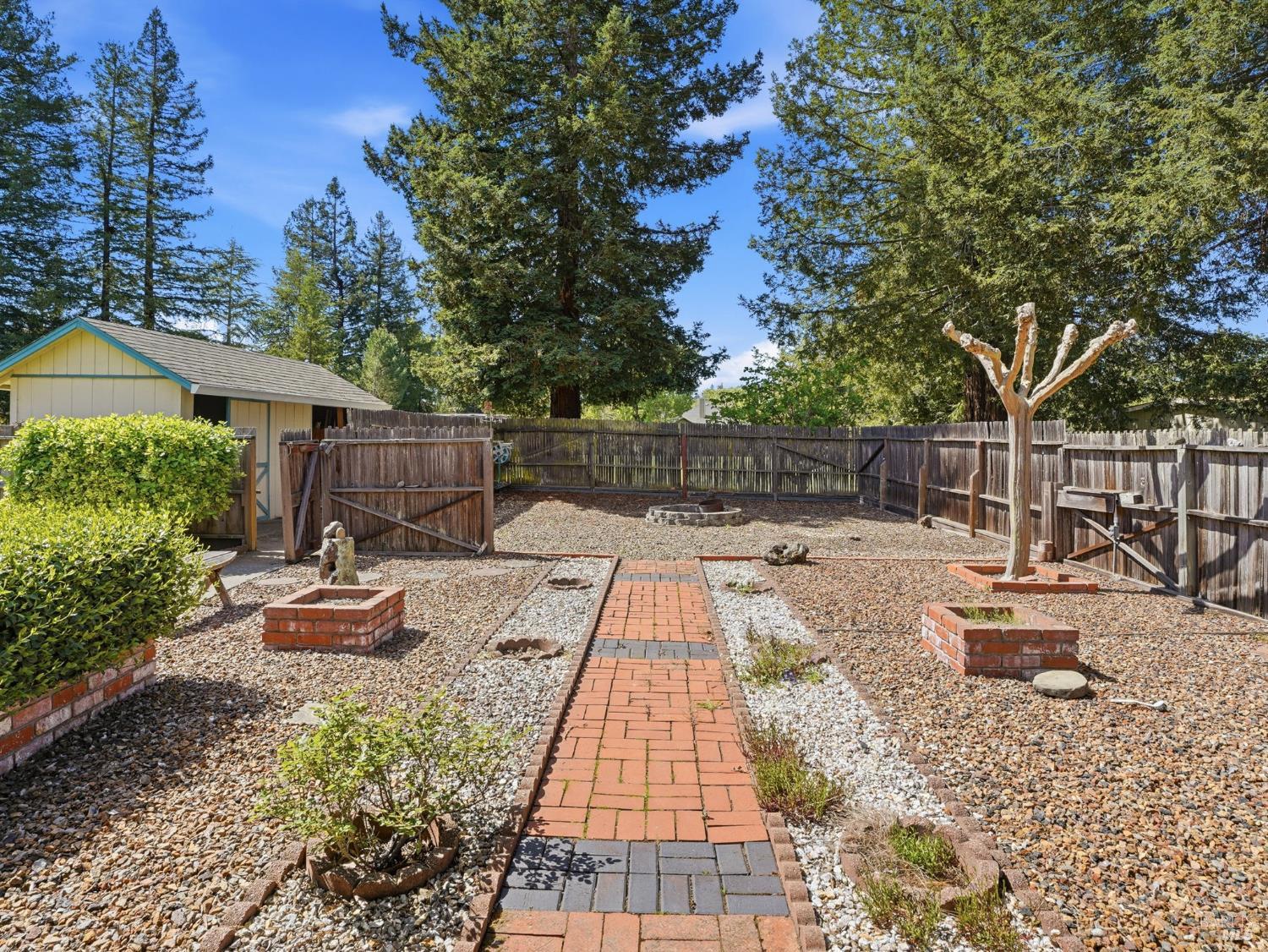 Detail Gallery Image 39 of 57 For 645 Speers Rd, Santa Rosa,  CA 95409 - 3 Beds | 2/1 Baths