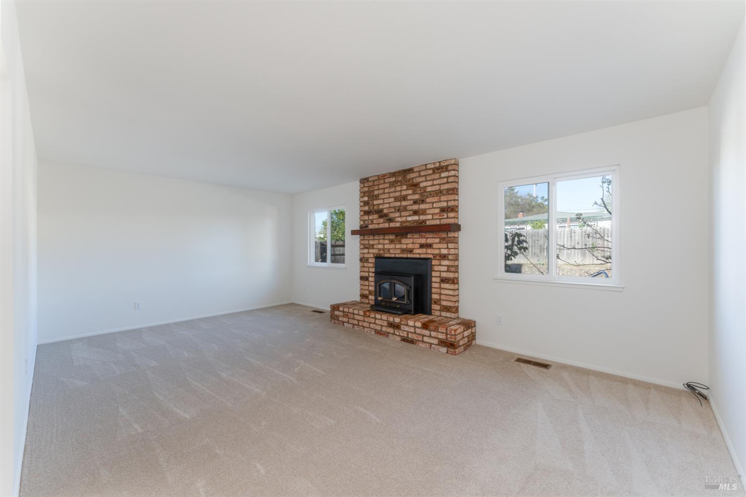 Detail Gallery Image 9 of 29 For 1339 Laurel Ave, Ukiah,  CA 95482 - 3 Beds | 2 Baths