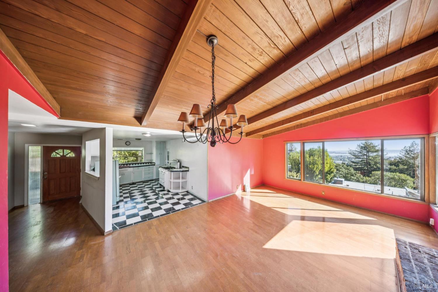 Detail Gallery Image 13 of 50 For 141 Edison Ave, Corte Madera,  CA 94925 - 2 Beds | 1/1 Baths