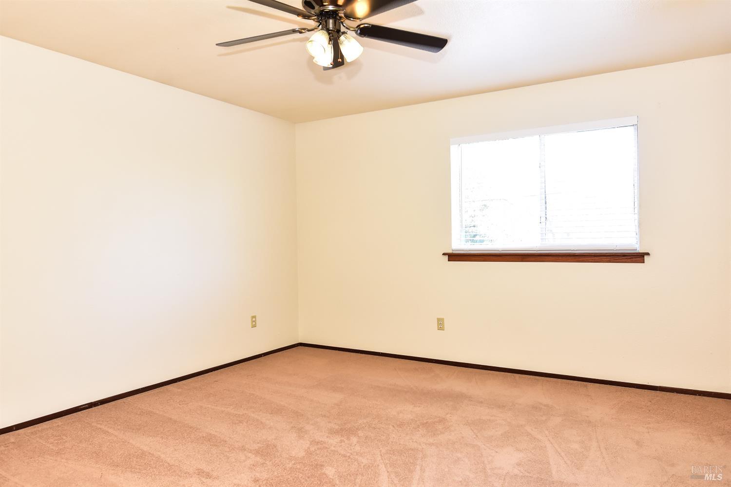 Detail Gallery Image 9 of 13 For 418 Nut Tree Rd, Vacaville,  CA 95687 - 3 Beds | 3 Baths