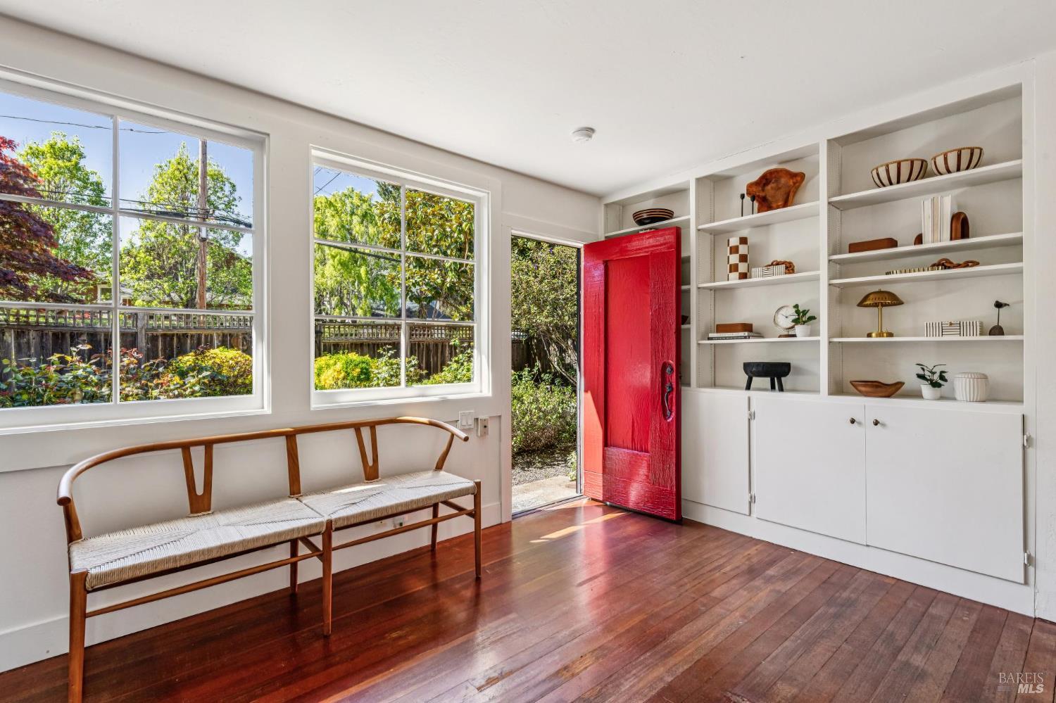 Detail Gallery Image 3 of 34 For 203 Scott St, Mill Valley,  CA 94941 - 3 Beds | 1 Baths