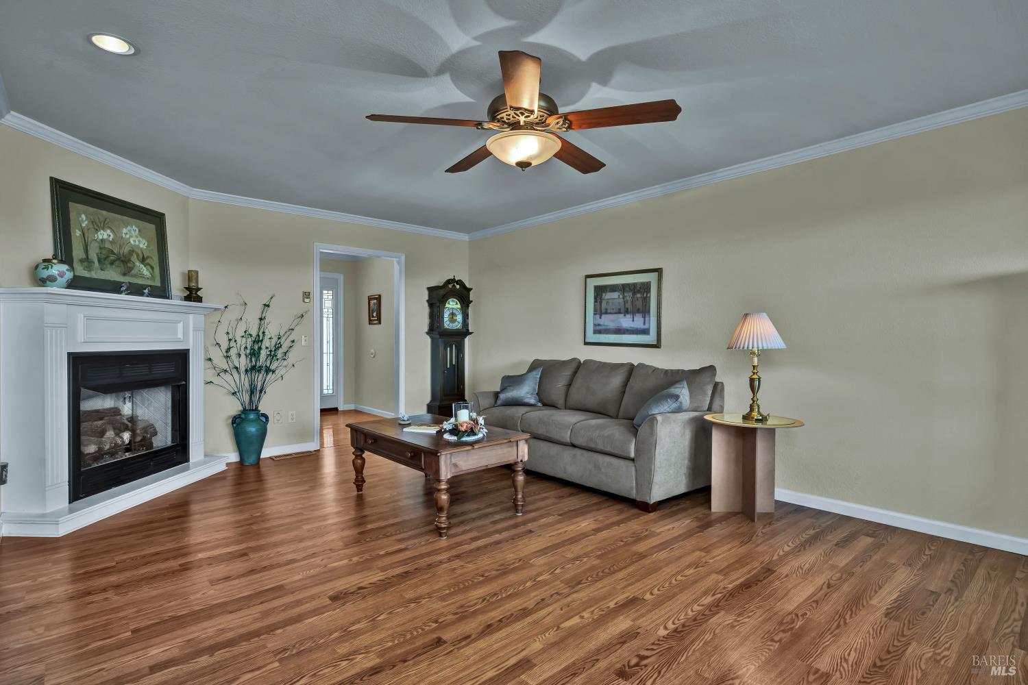 Detail Gallery Image 5 of 33 For 17120 Knollview Dr, Hidden Valley Lake,  CA 95467 - 3 Beds | 2 Baths