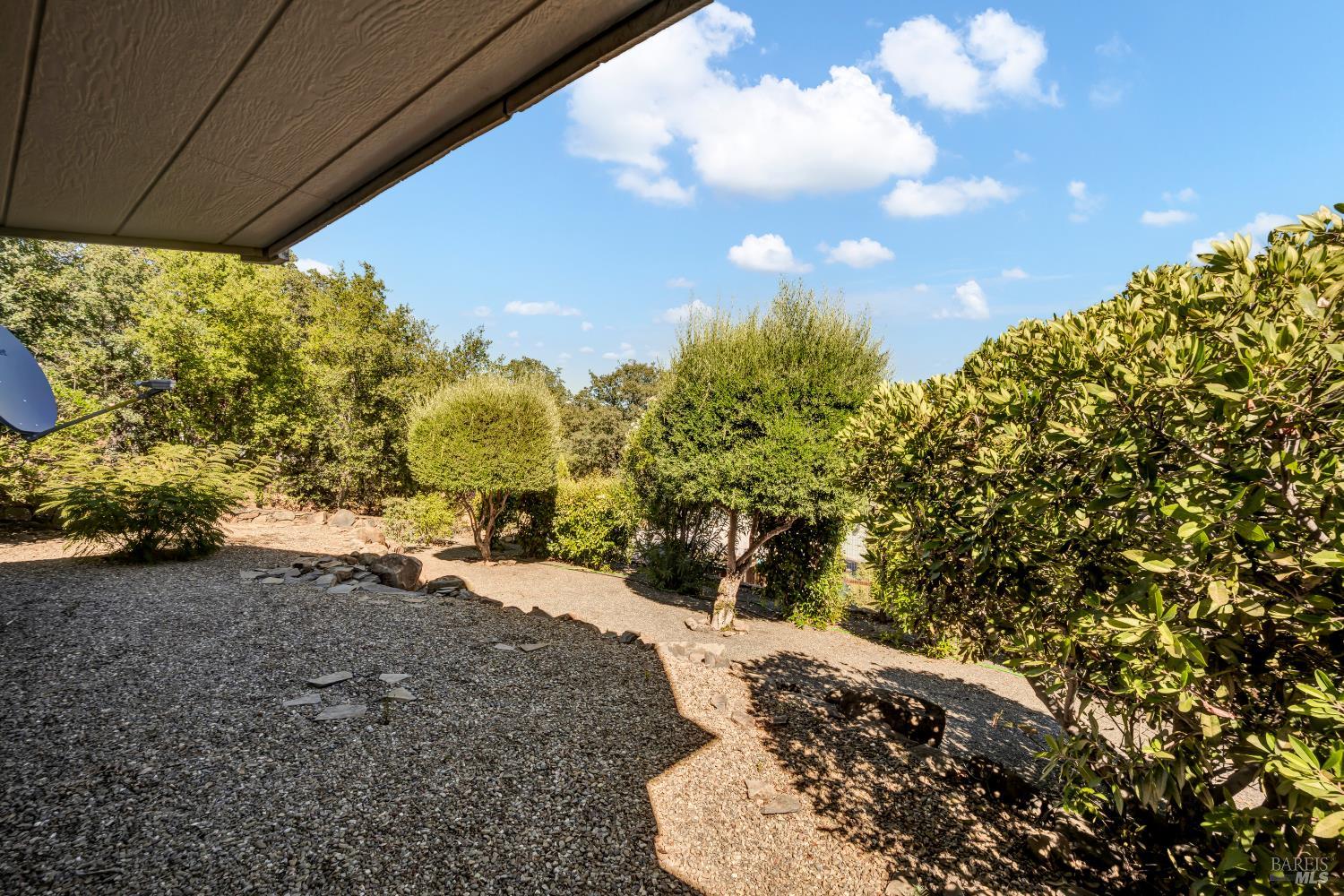 Detail Gallery Image 26 of 33 For 17120 Knollview Dr, Hidden Valley Lake,  CA 95467 - 3 Beds | 2 Baths