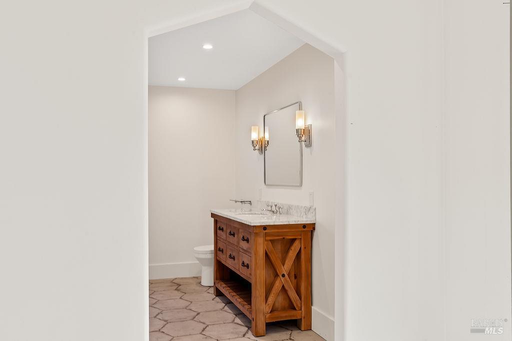 Detail Gallery Image 43 of 58 For 549 Catherine Ct, Santa Rosa,  CA 95409 - 3 Beds | 2/1 Baths