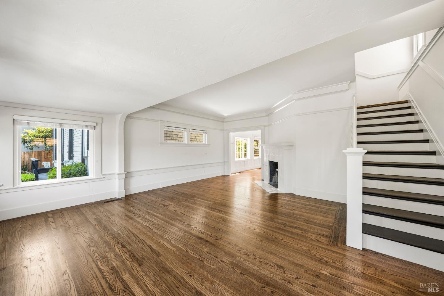 Detail Gallery Image 11 of 45 For 31 Acacia Ave, Belvedere,  CA 94920 - 3 Beds | 1 Baths