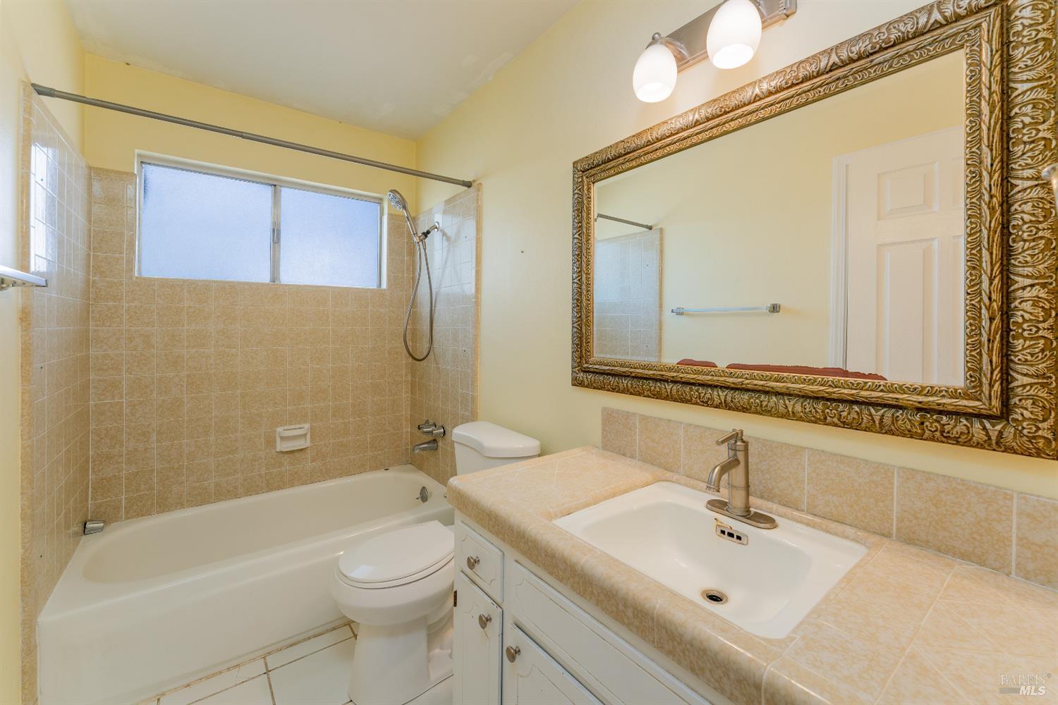 Detail Gallery Image 12 of 28 For 80 Whitmore Ln, Ukiah,  CA 95482 - 3 Beds | 2 Baths