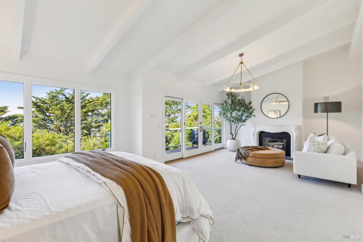 Detail Gallery Image 20 of 54 For 17 Tanfield Rd, Tiburon,  CA 94920 - 5 Beds | 5 Baths