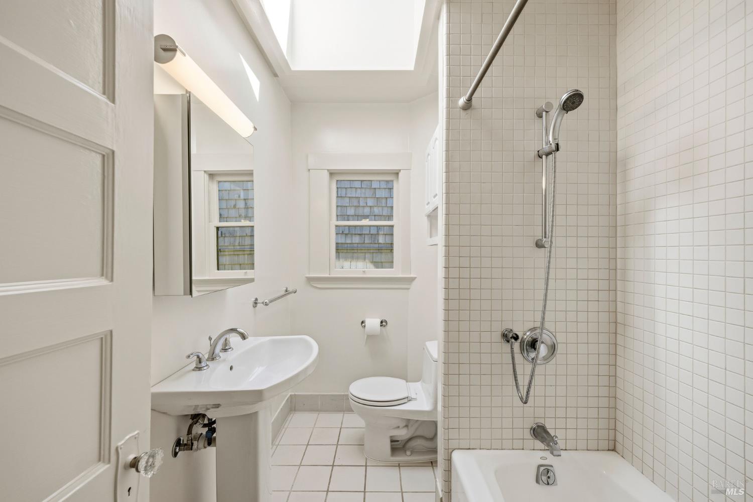 Detail Gallery Image 37 of 45 For 31 Acacia Ave, Belvedere,  CA 94920 - 3 Beds | 1 Baths