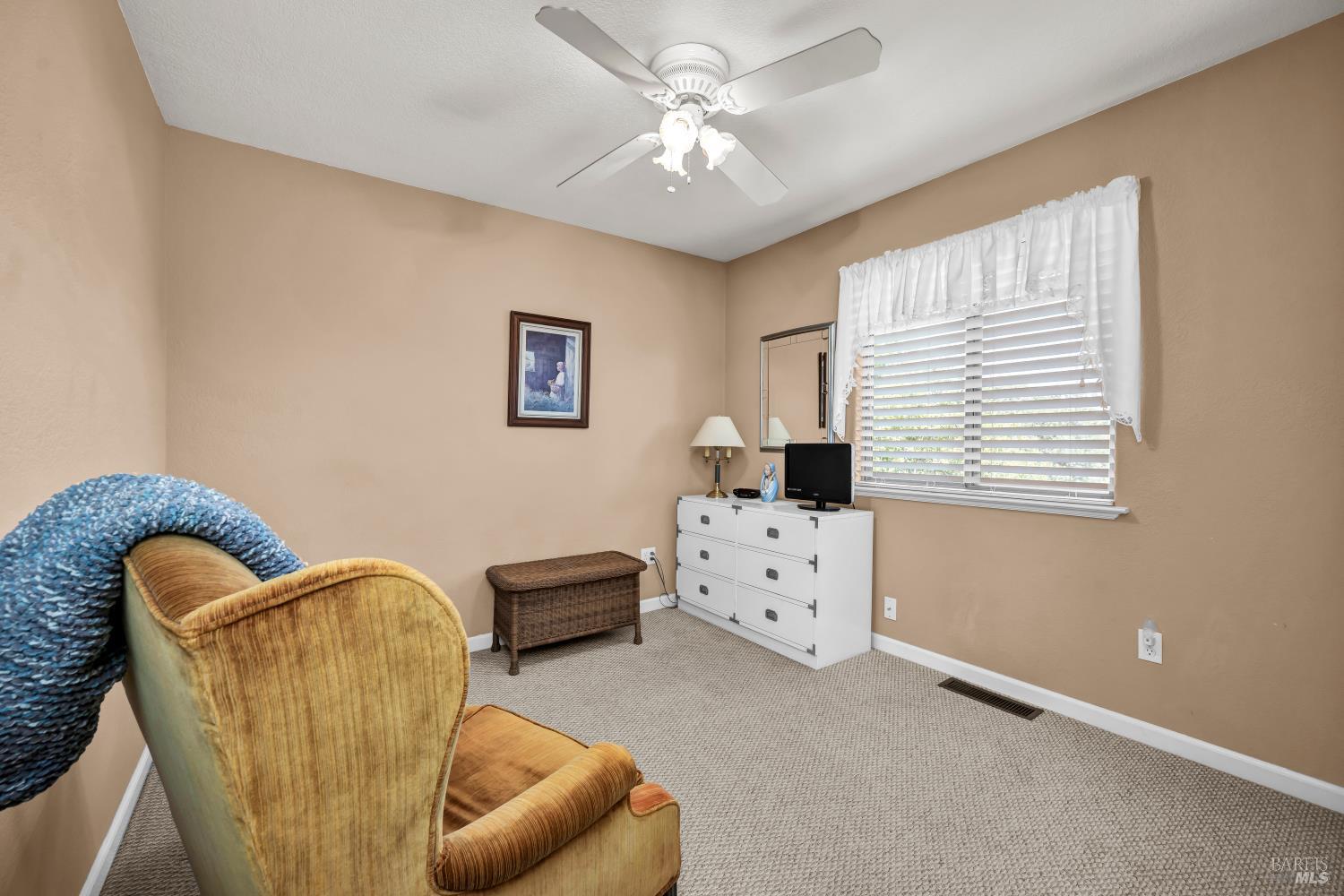 Detail Gallery Image 23 of 33 For 17120 Knollview Dr, Hidden Valley Lake,  CA 95467 - 3 Beds | 2 Baths