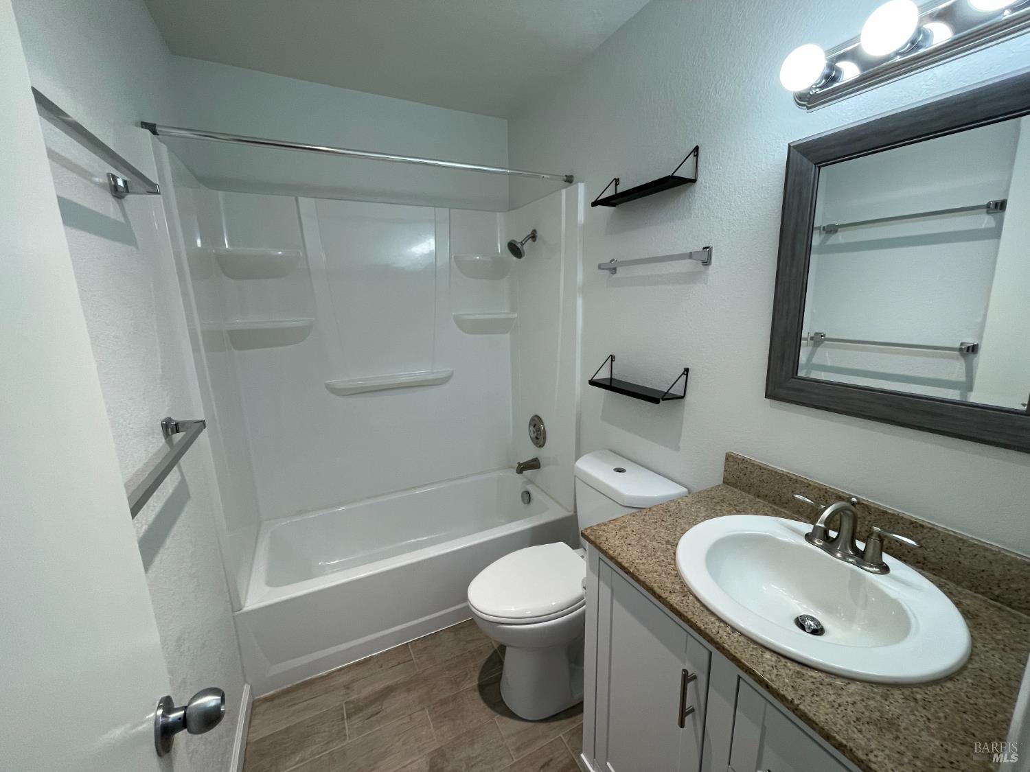 Detail Gallery Image 10 of 29 For 1333 N Camino Alto Unkn #130,  Vallejo,  CA 94589 - 2 Beds | 2 Baths