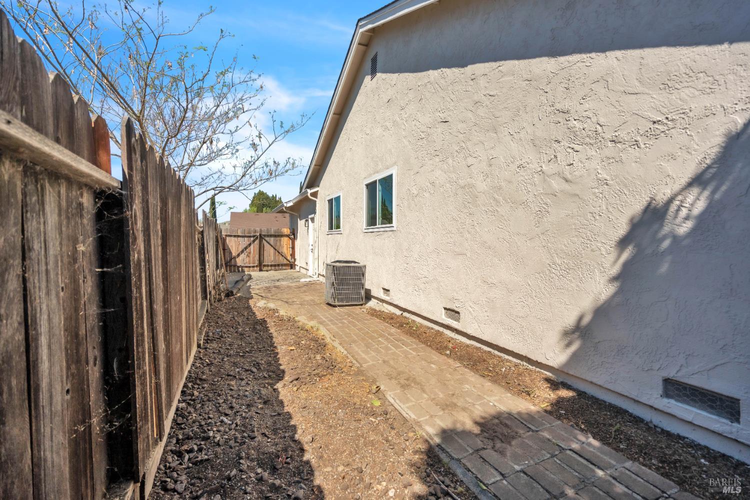 Detail Gallery Image 36 of 45 For 793 Marigold Dr, Fairfield,  CA 94533 - 4 Beds | 2 Baths