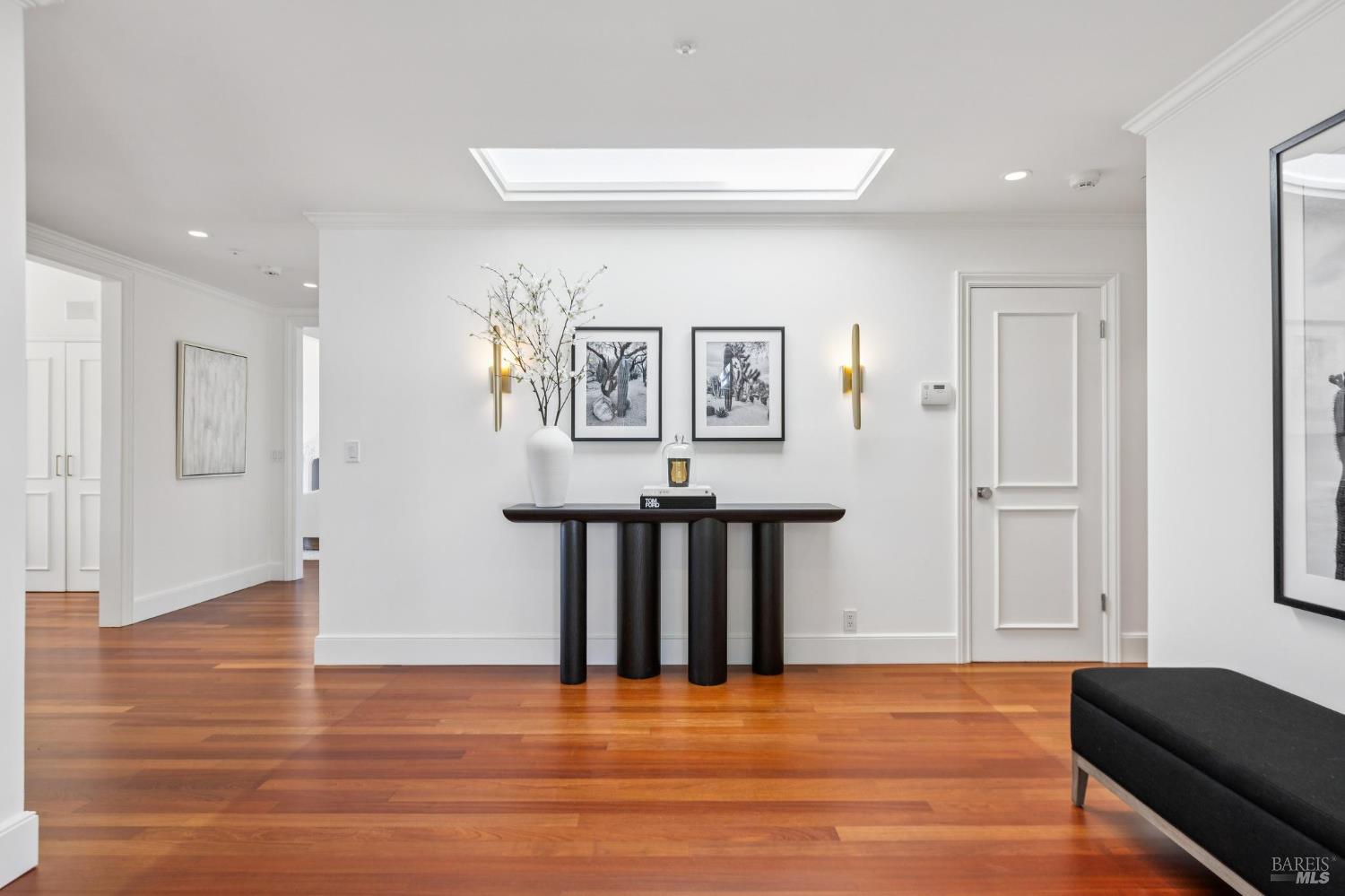 Detail Gallery Image 5 of 54 For 17 Tanfield Rd, Tiburon,  CA 94920 - 5 Beds | 5 Baths