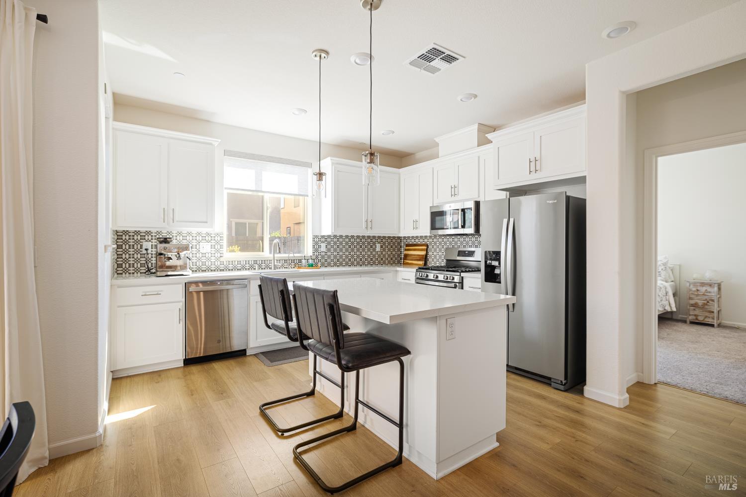 Detail Gallery Image 16 of 48 For 938 Fruit Stand Cir, Vacaville,  CA 95688 - 4 Beds | 4 Baths