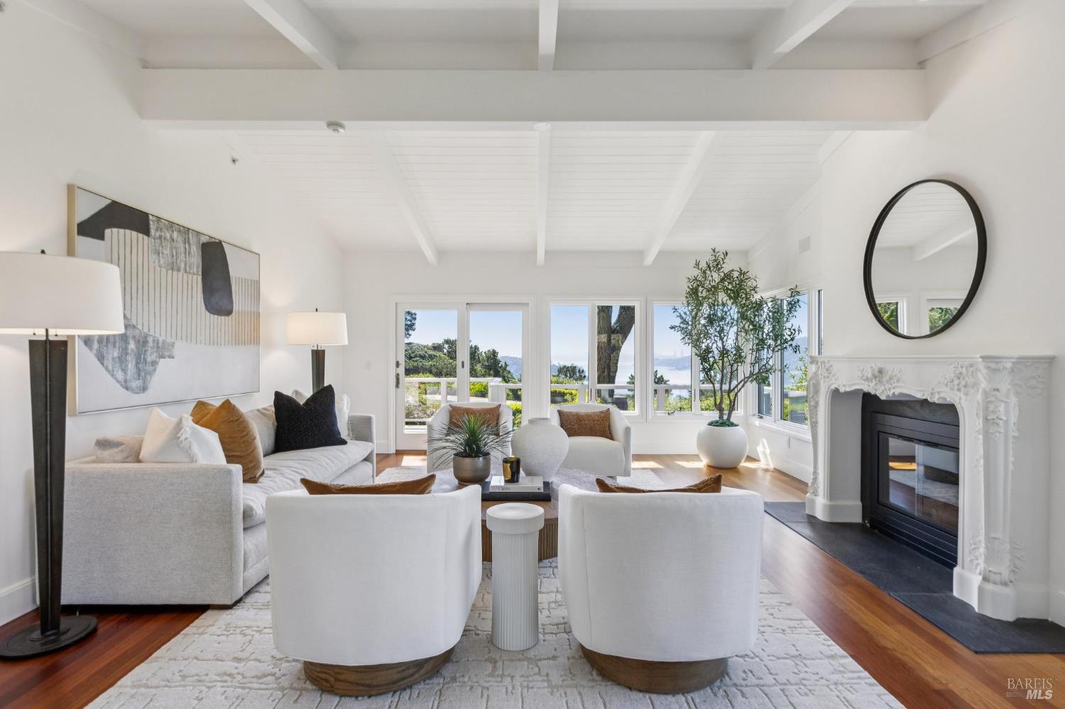 Detail Gallery Image 7 of 54 For 17 Tanfield Rd, Tiburon,  CA 94920 - 5 Beds | 5 Baths