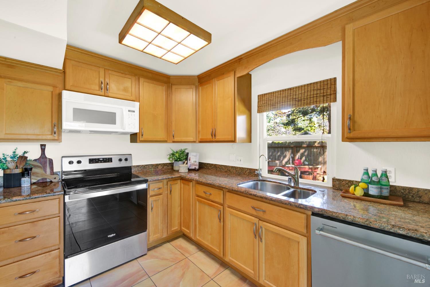 Detail Gallery Image 13 of 36 For 460 Turner Dr, Benicia,  CA 94510 - 3 Beds | 1/1 Baths