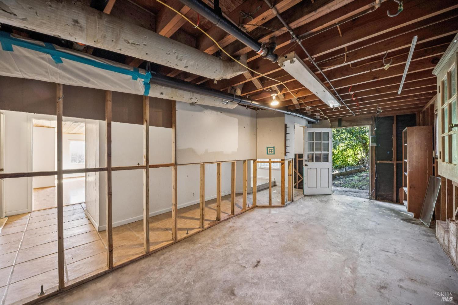 Detail Gallery Image 32 of 50 For 141 Edison Ave, Corte Madera,  CA 94925 - 2 Beds | 1/1 Baths