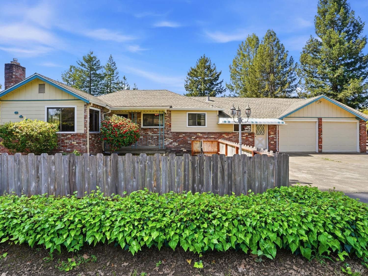 Detail Gallery Image 7 of 57 For 645 Speers Rd, Santa Rosa,  CA 95409 - 3 Beds | 2/1 Baths