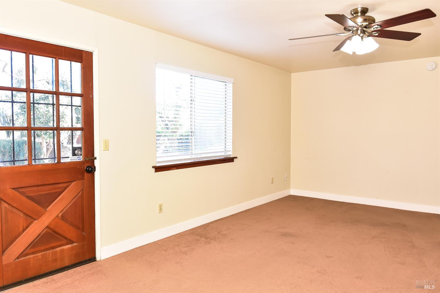 Detail Gallery Image 7 of 13 For 418 Nut Tree Rd, Vacaville,  CA 95687 - 3 Beds | 3 Baths