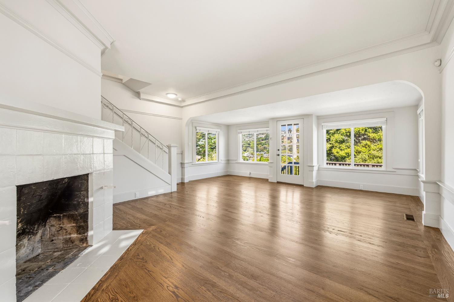 Detail Gallery Image 13 of 45 For 31 Acacia Ave, Belvedere,  CA 94920 - 3 Beds | 1 Baths