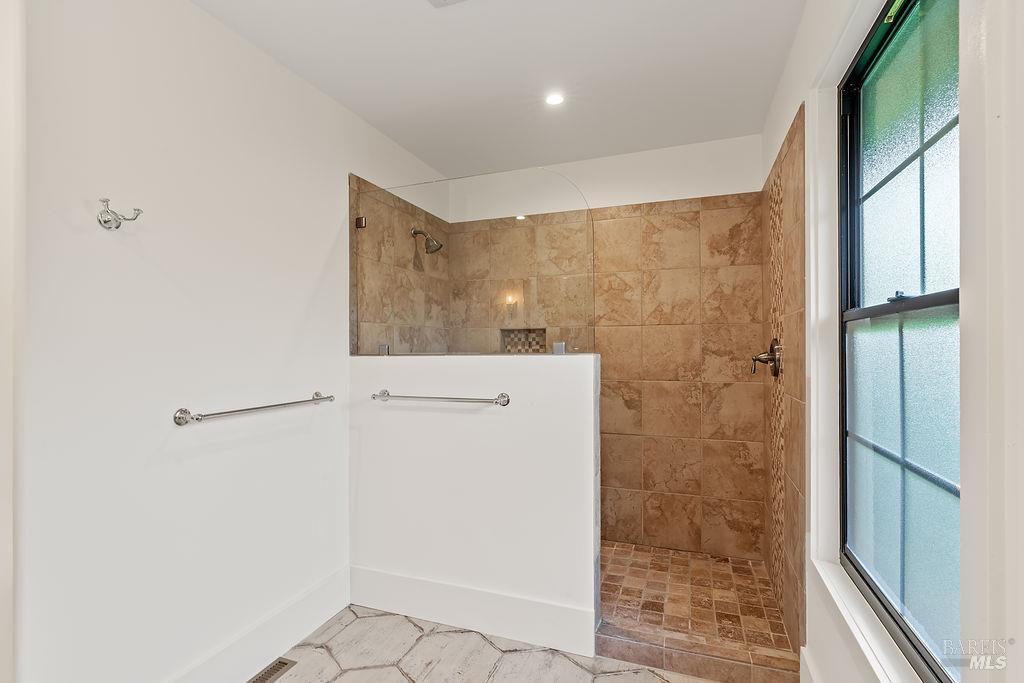 Detail Gallery Image 47 of 58 For 549 Catherine Ct, Santa Rosa,  CA 95409 - 3 Beds | 2/1 Baths