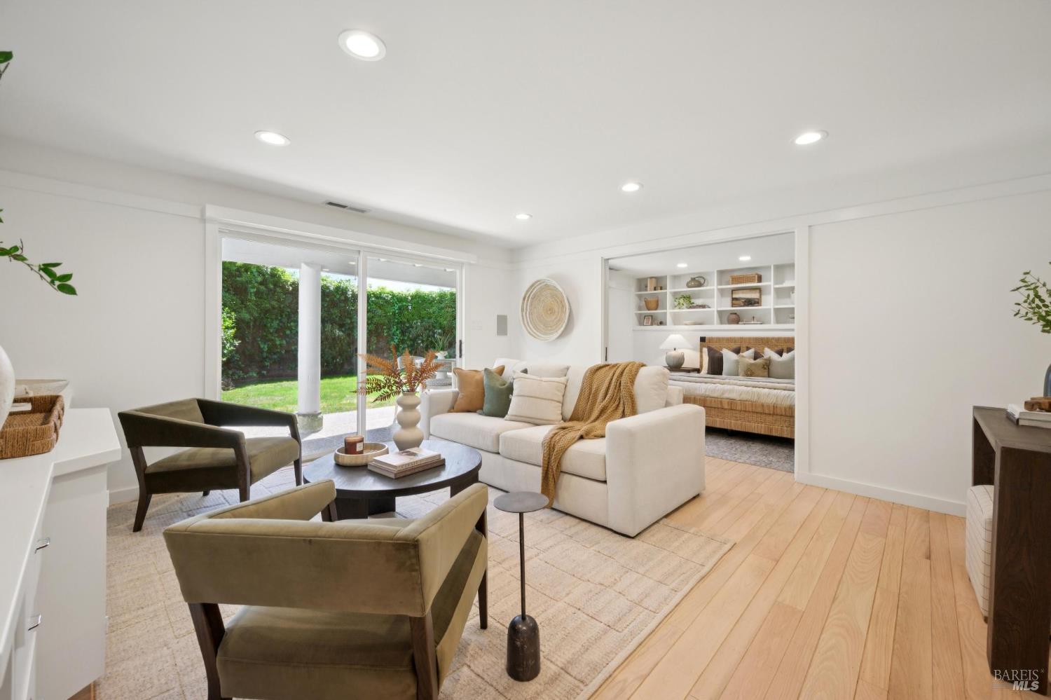 Detail Gallery Image 27 of 42 For 55 Upper North Ter, Tiburon,  CA 94920 - 4 Beds | 3 Baths