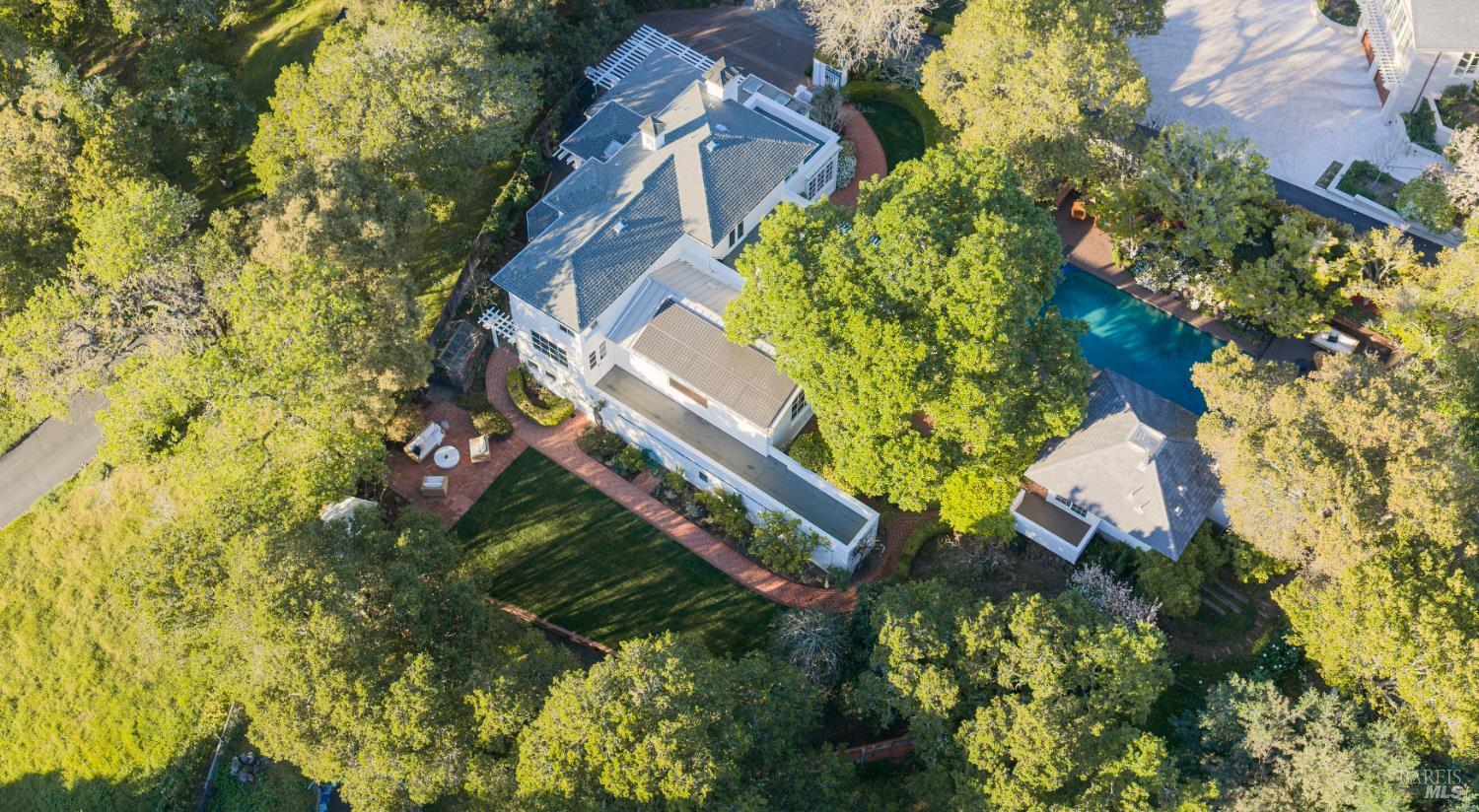 Detail Gallery Image 56 of 59 For 14 Skyland Way, Ross,  CA 94957 - 5 Beds | 4/1 Baths