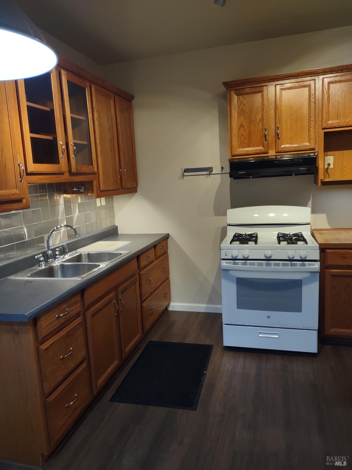 Detail Gallery Image 2 of 23 For 16 Frances St, San Rafael,  CA 94901 - 3 Beds | 1 Baths