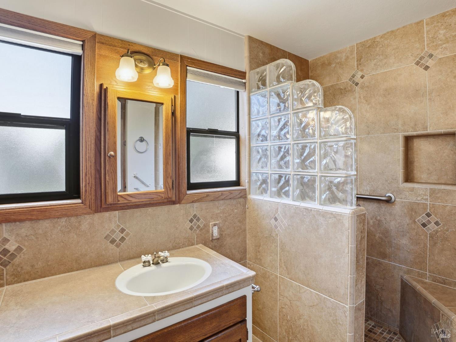 Detail Gallery Image 30 of 57 For 645 Speers Rd, Santa Rosa,  CA 95409 - 3 Beds | 2/1 Baths