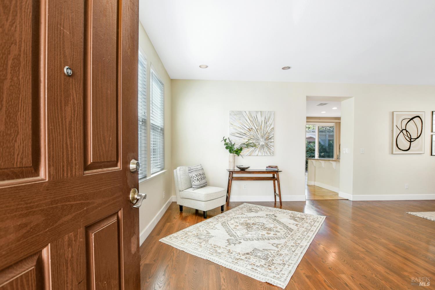 Detail Gallery Image 9 of 34 For 118 Refosco Ct, Vacaville,  CA 95687 - 4 Beds | 2/1 Baths
