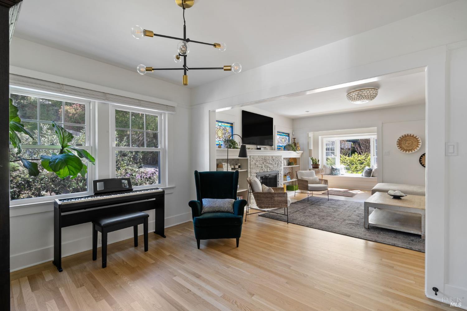 Detail Gallery Image 6 of 41 For 11 Ash Ave, Kentfield,  CA 94904 - 4 Beds | 3 Baths