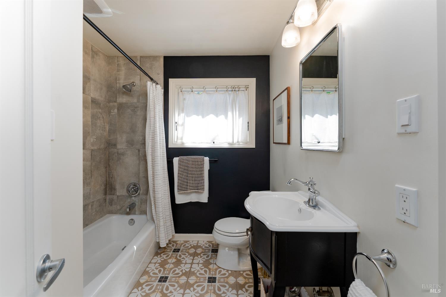 Detail Gallery Image 16 of 38 For 955 N Pine St, Ukiah,  CA 95482 - 3 Beds | 2 Baths