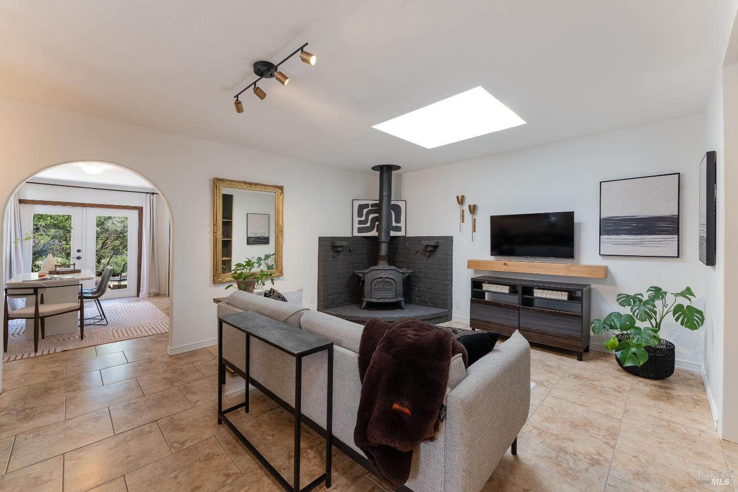 Detail Gallery Image 10 of 38 For 955 N Pine St, Ukiah,  CA 95482 - 3 Beds | 2 Baths