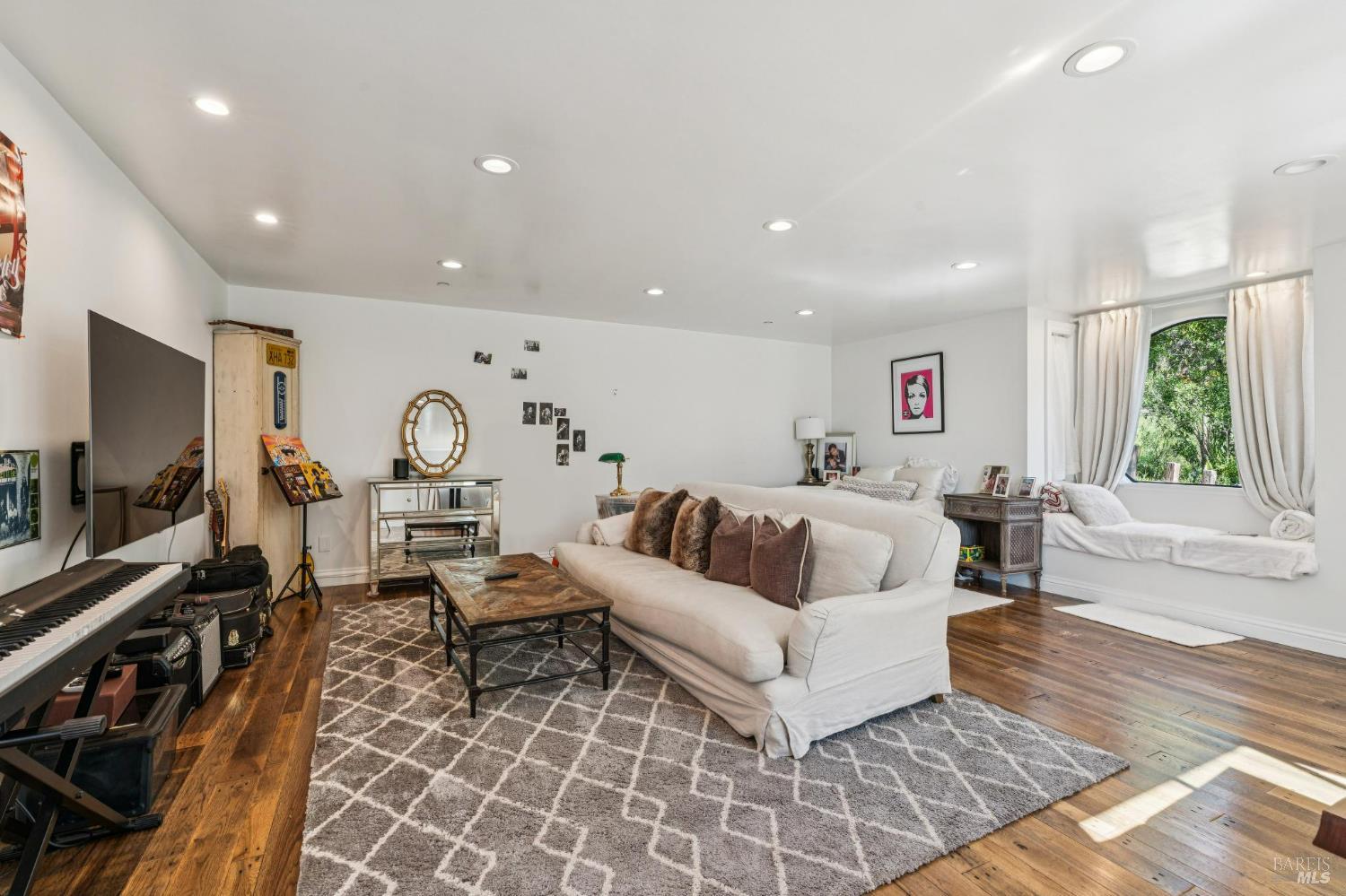 Detail Gallery Image 31 of 63 For 10 Elkhorn Way, San Anselmo,  CA 94960 - 4 Beds | 3 Baths