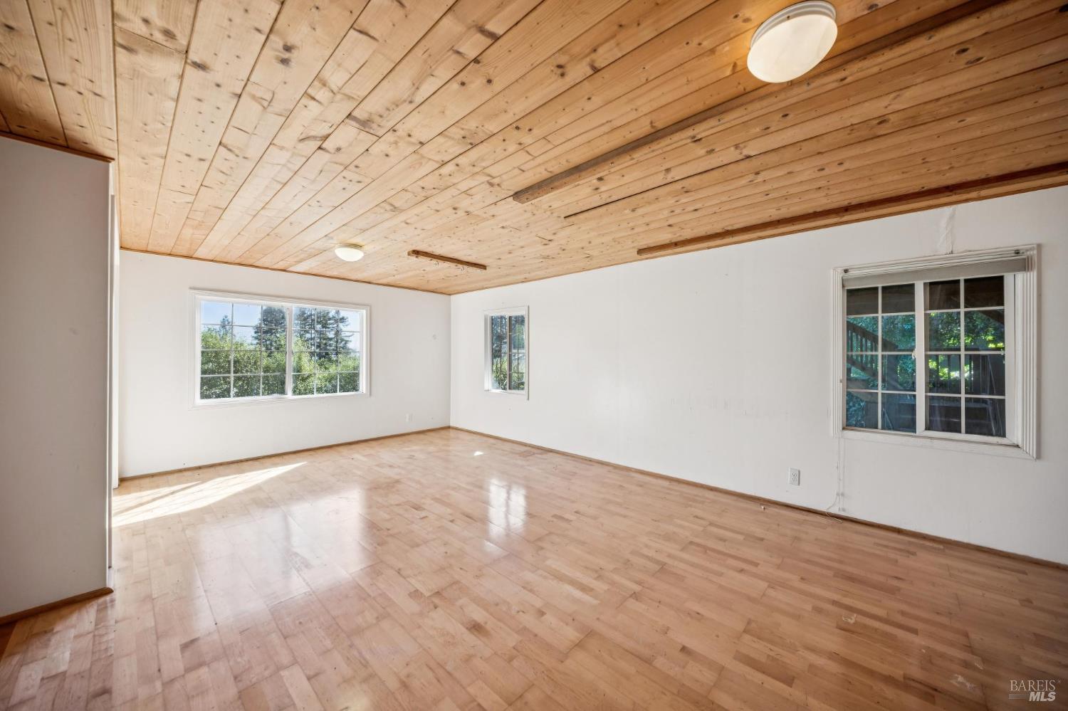 Detail Gallery Image 34 of 50 For 141 Edison Ave, Corte Madera,  CA 94925 - 2 Beds | 1/1 Baths