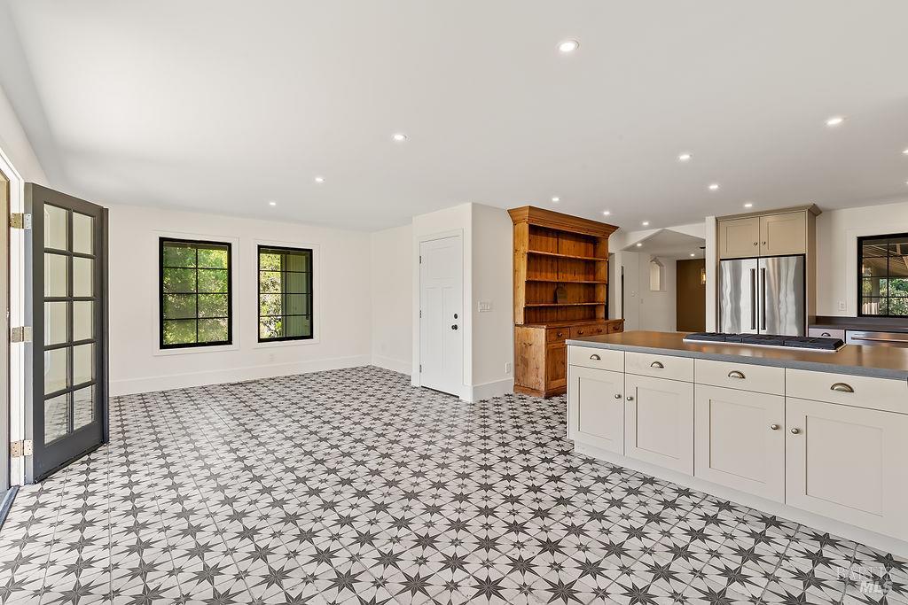 Detail Gallery Image 33 of 58 For 549 Catherine Ct, Santa Rosa,  CA 95409 - 3 Beds | 2/1 Baths