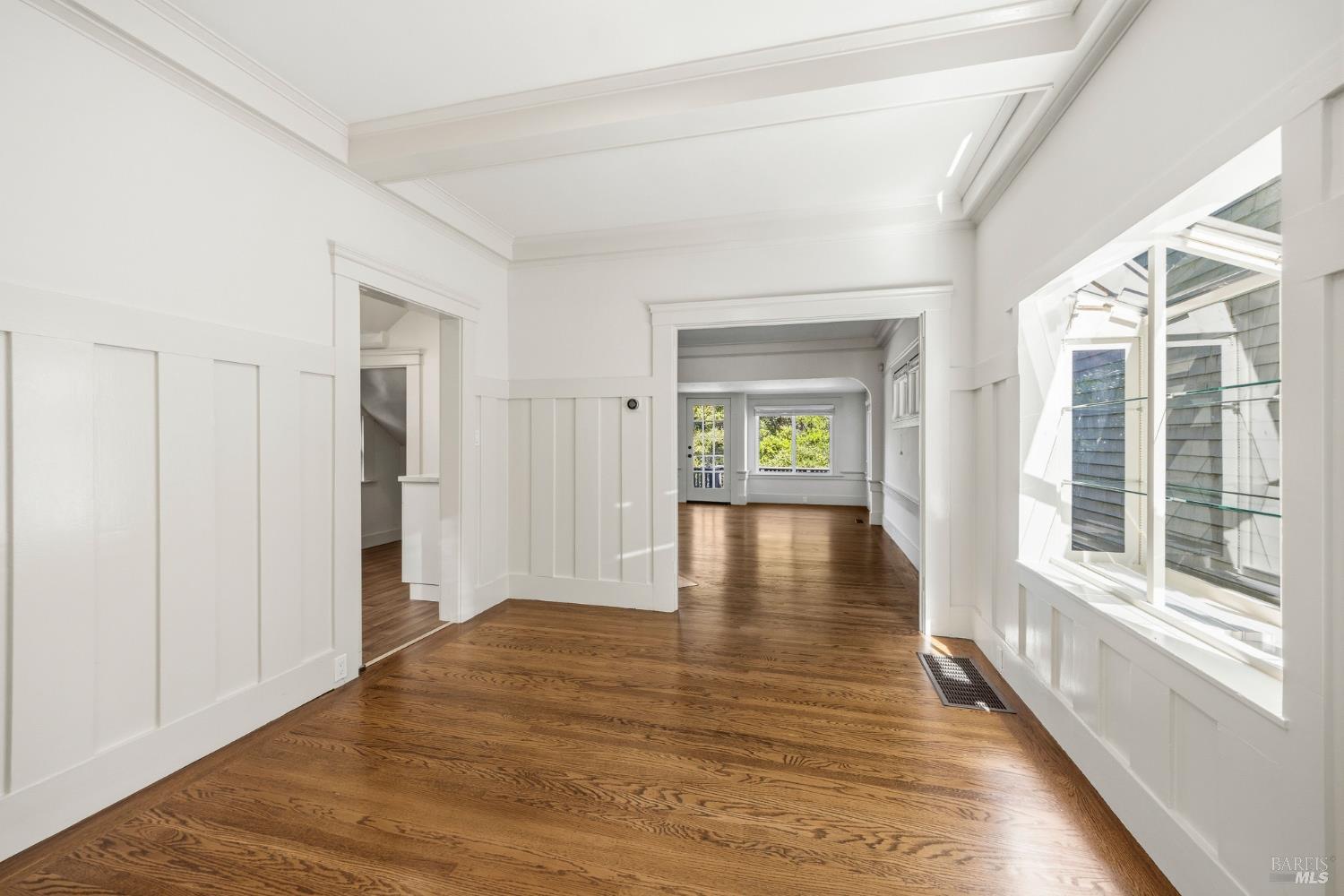 Detail Gallery Image 16 of 45 For 31 Acacia Ave, Belvedere,  CA 94920 - 3 Beds | 1 Baths