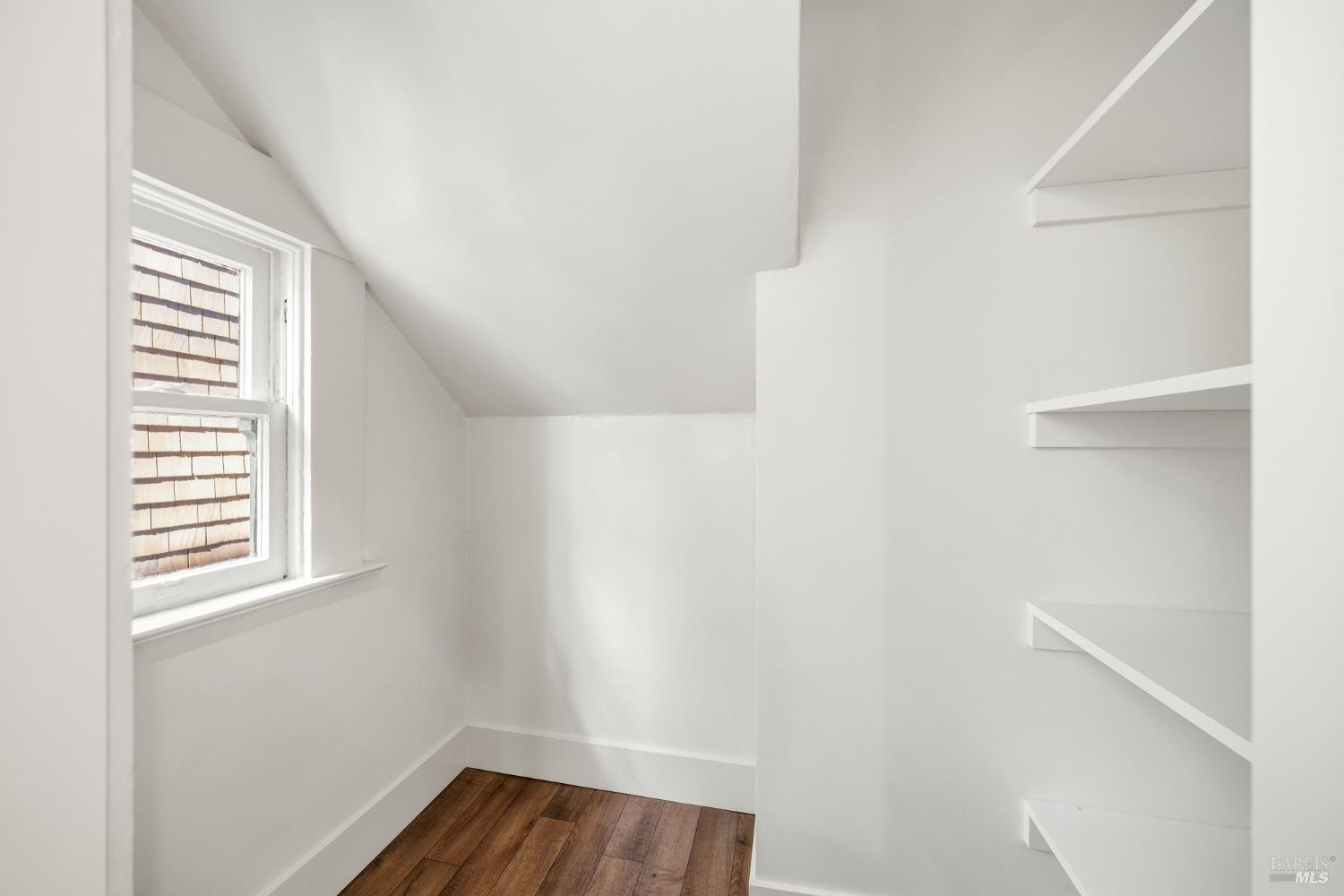 Detail Gallery Image 25 of 45 For 31 Acacia Ave, Belvedere,  CA 94920 - 3 Beds | 1 Baths