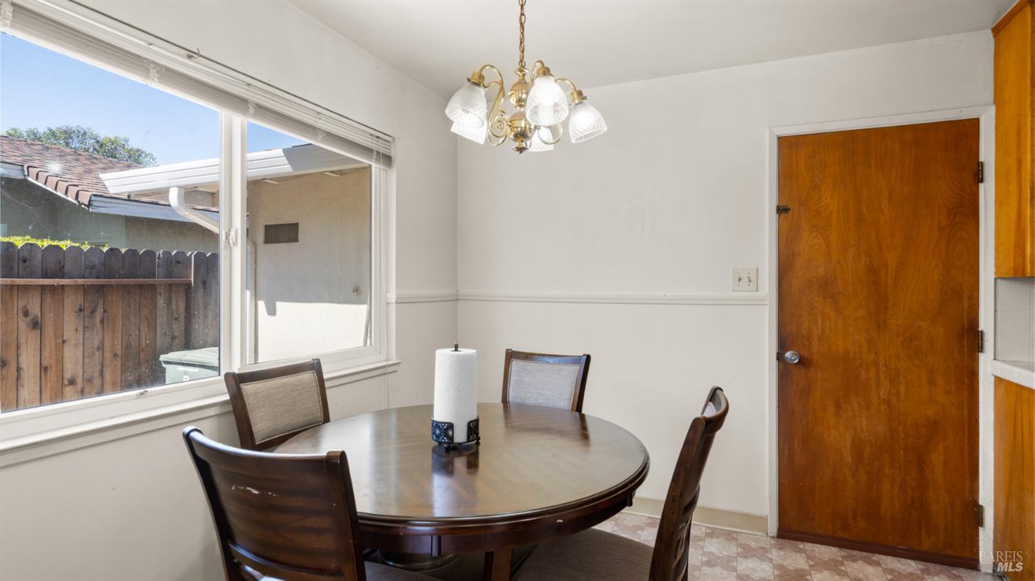 Detail Gallery Image 12 of 33 For 535 Amesbury Dr, Dixon,  CA 95620 - 3 Beds | 2 Baths