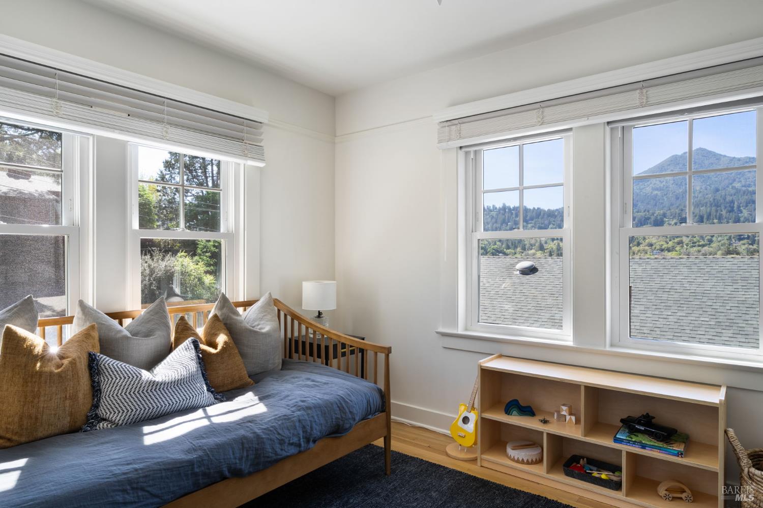 Detail Gallery Image 25 of 41 For 11 Ash Ave, Kentfield,  CA 94904 - 4 Beds | 3 Baths