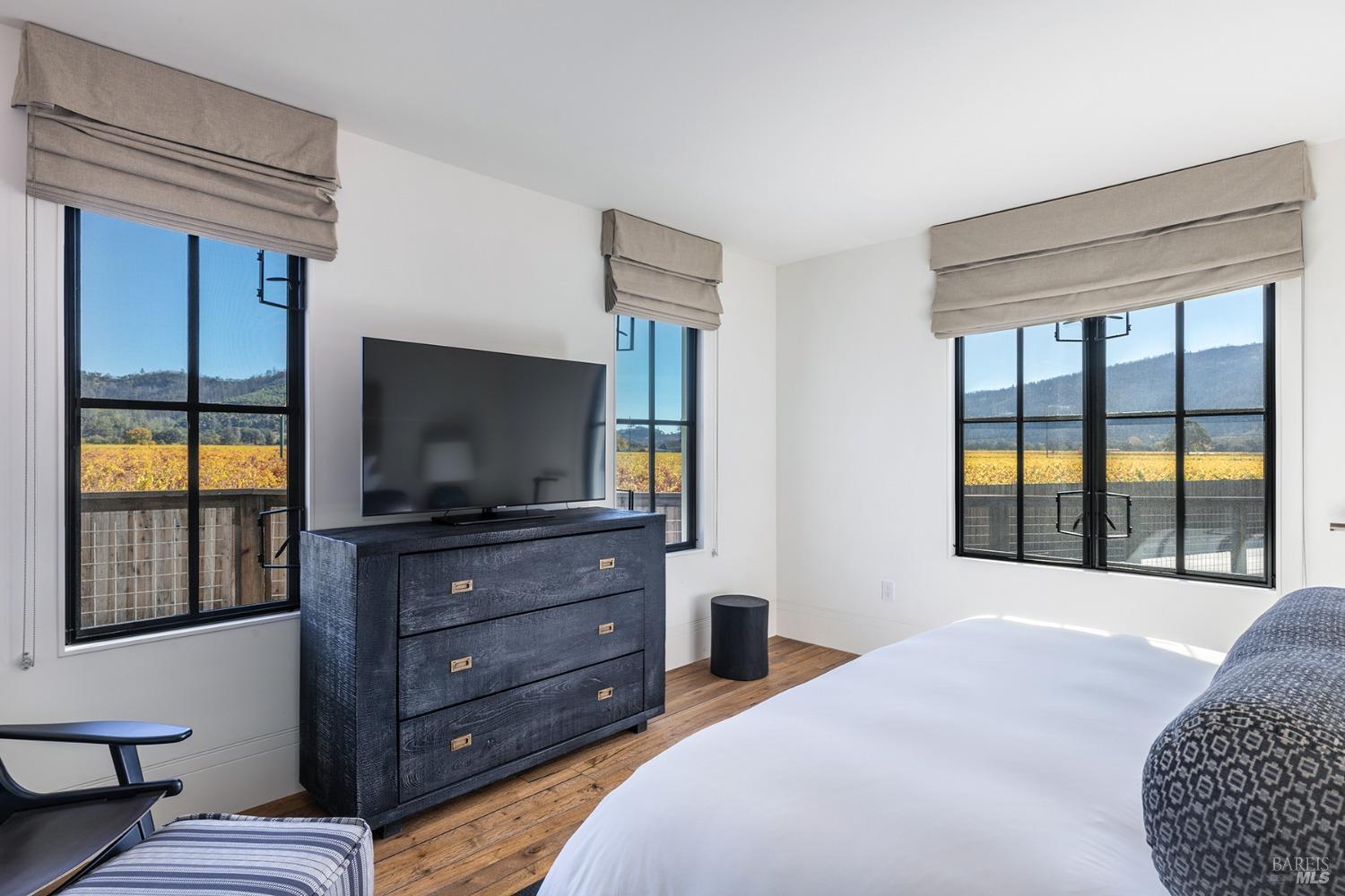 Detail Gallery Image 18 of 33 For 30 Lawley Ln, Calistoga,  CA 94515 - 3 Beds | 3/1 Baths