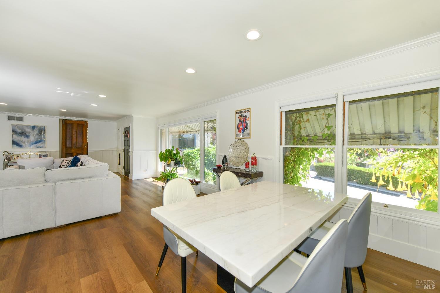 Detail Gallery Image 12 of 31 For 4 Ramona Ave, Napa,  CA 94559 - 3 Beds | 2 Baths